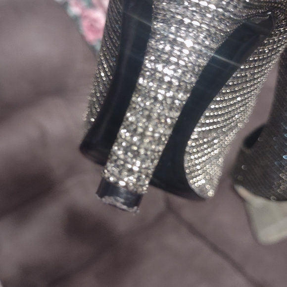 Michael Kors Alina Flex crystal-embellished pumps 9M - Picture 12 of 15